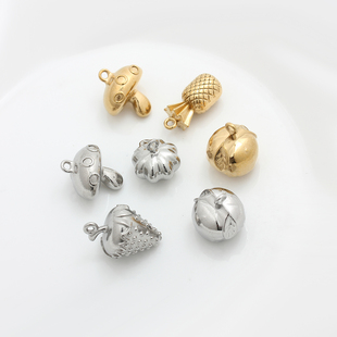 不掉色不锈钢钛钢镀18K金蘑菇草莓苹果苹果菠萝南瓜挂件diy配件