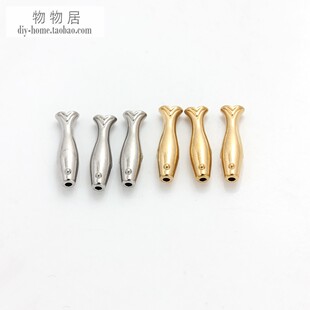 不掉色不锈钢钛钢18K金穿孔小鱼直孔光面鱼形珠子串珠配饰diy配件