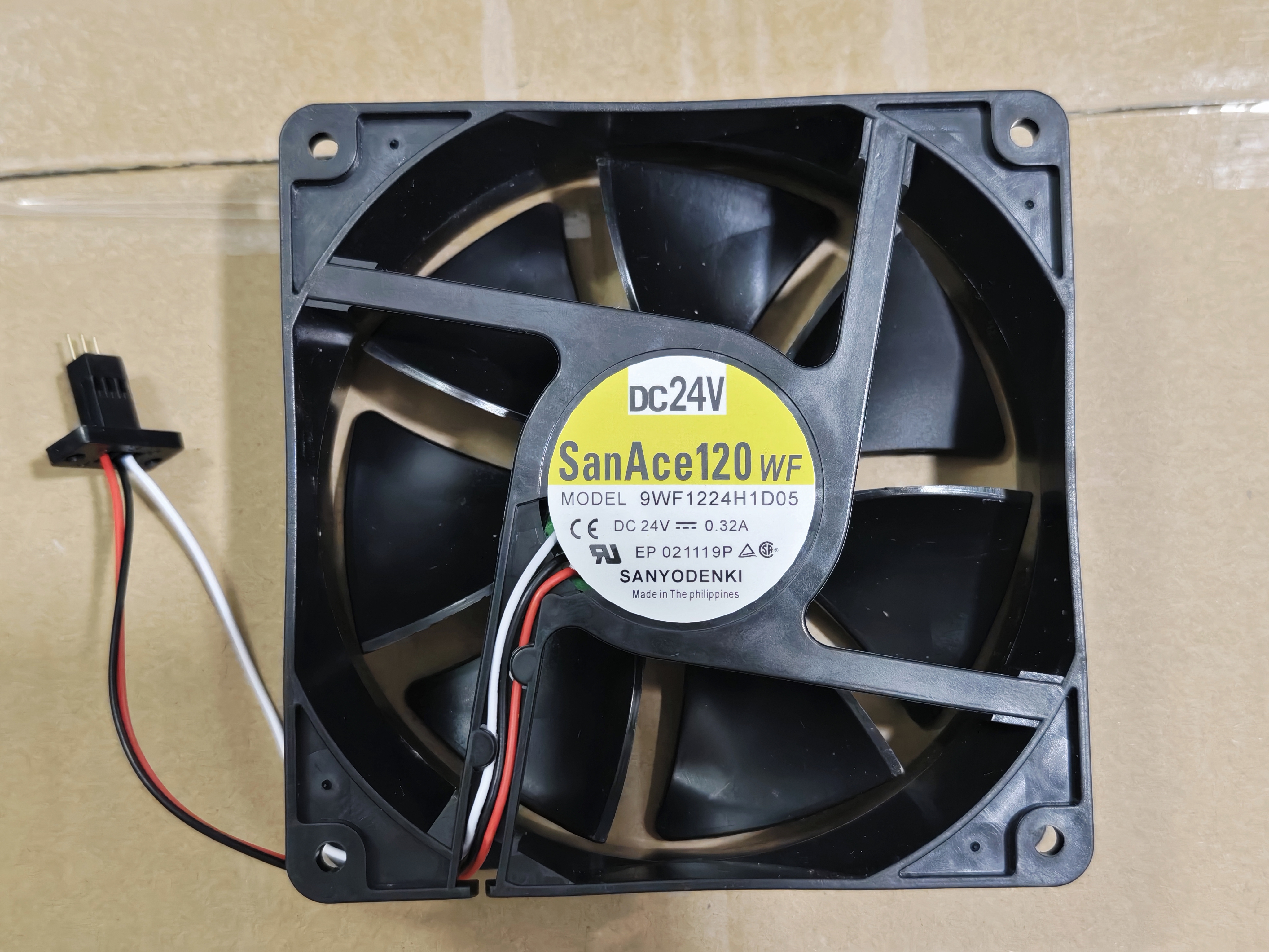 三洋9WF1224H1D05 24V 0.32A全新原装A90L-0001-0509发那科风扇