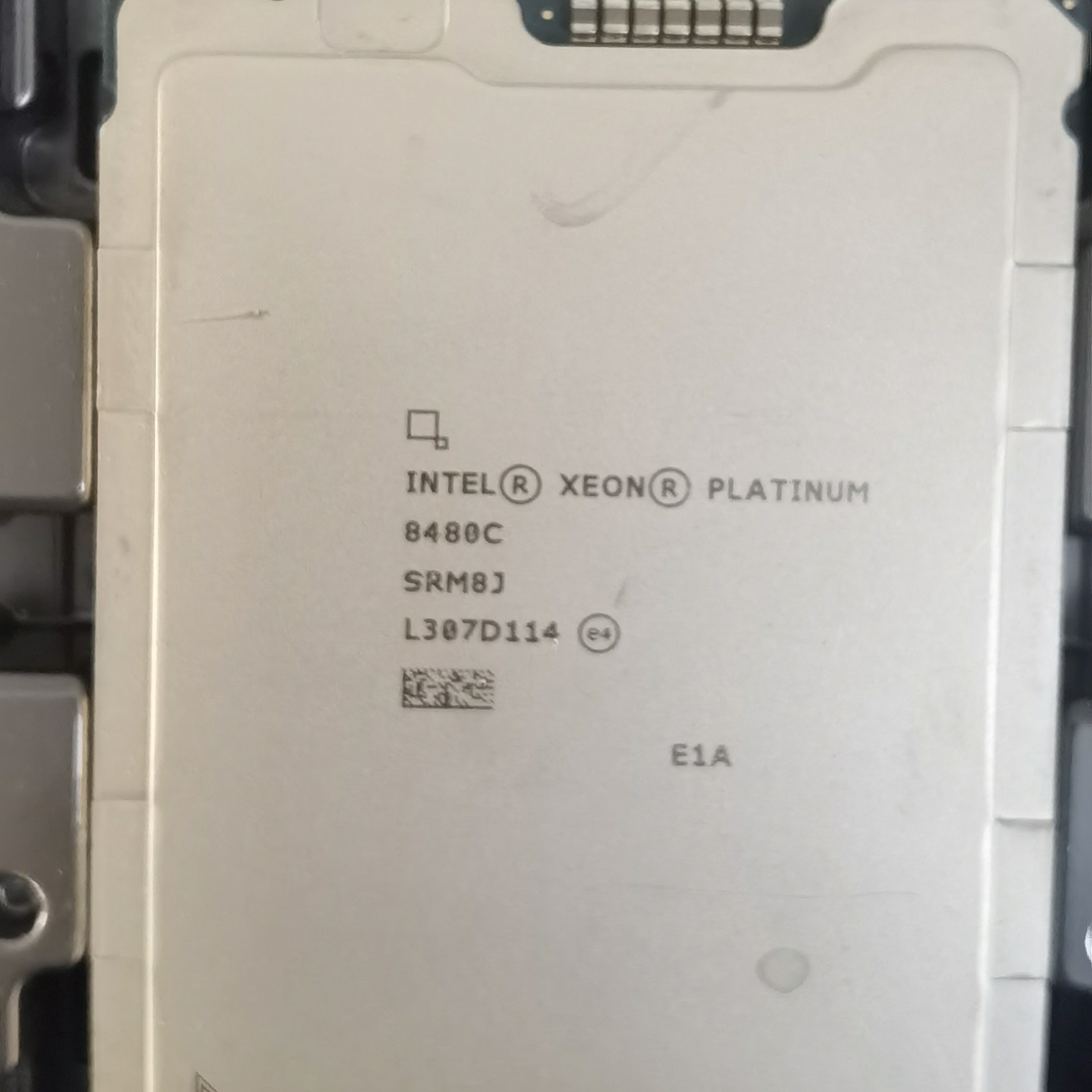 英特尔CPU双核56核心116线程