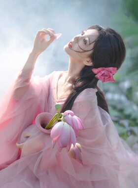 粉色荷花战国袍汉服古风古装春季多巴胺交领拖地款写真摄影服女