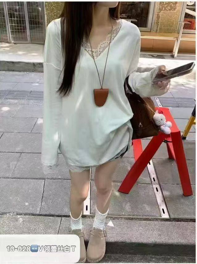2025长袖t恤女春秋中长款宽松显瘦V领拼接蕾丝花边内搭打底衫上衣