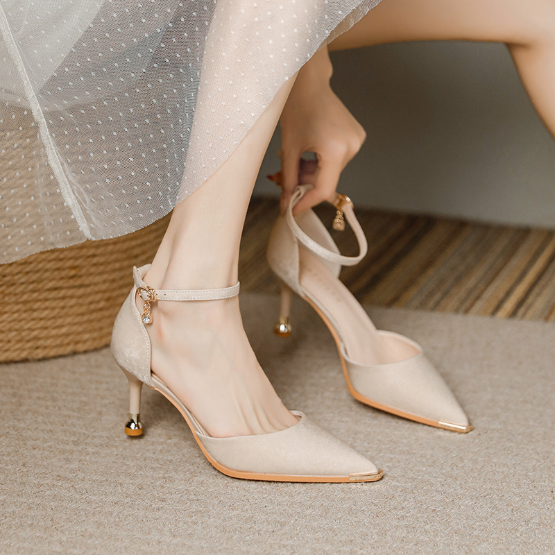 一字带包头凉鞋女配裙子伴娘鞋