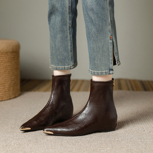 小众防踢棕色尖头平底内增高3cm短靴女2025秋冬新款弹力瘦瘦靴