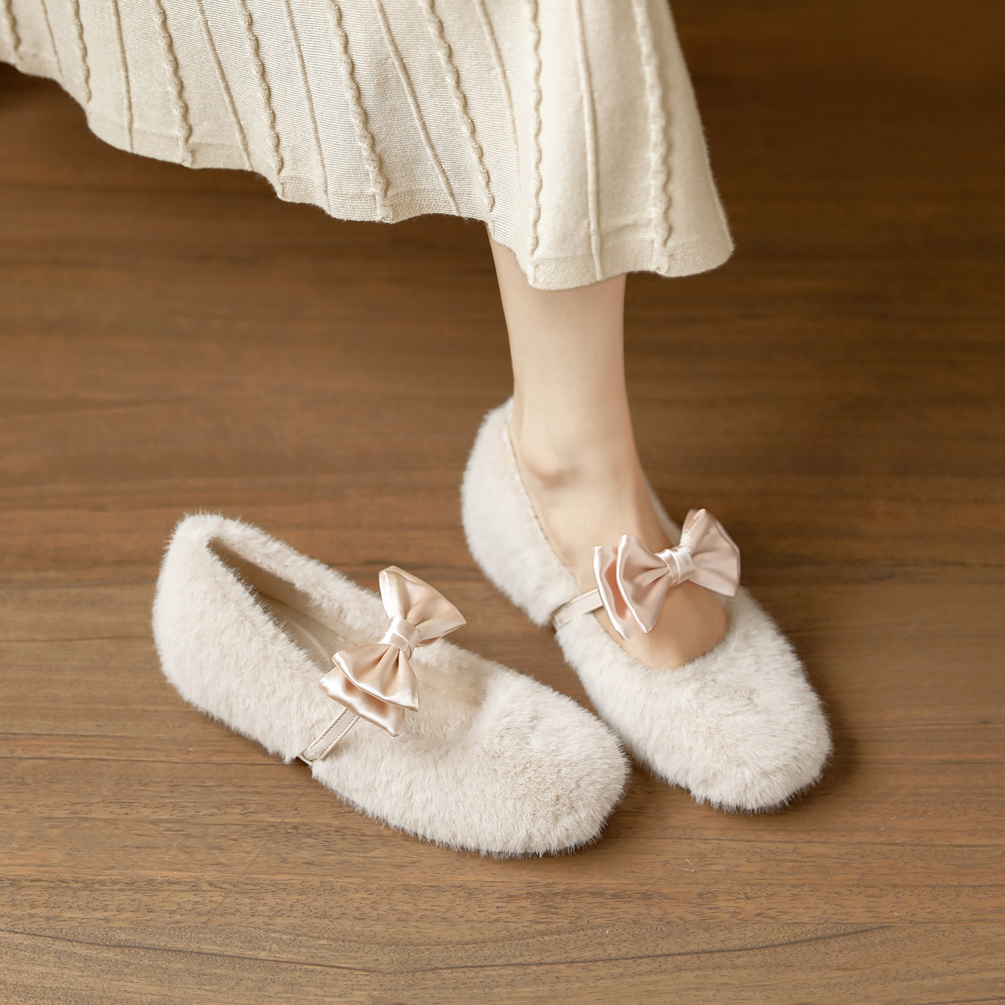 蝴蝶结米白色毛毛玛丽珍单鞋