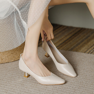 真皮米白色尖头细跟4厘米高跟鞋女春秋配裙子单鞋不累脚浅口舒适
