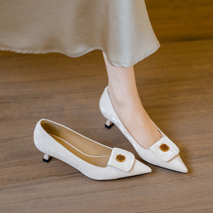不累脚 女春秋单鞋 羊皮版 米白色尖头浅口小众细跟小跟3cm高跟鞋