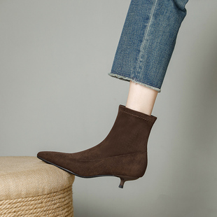棕色细跟尖头小跟低跟3cm短靴女秋冬高跟鞋加绒不累脚单靴瘦瘦靴