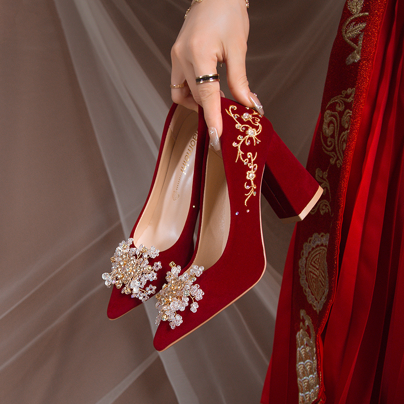 不累脚婚鞋女粗跟结婚新娘鞋