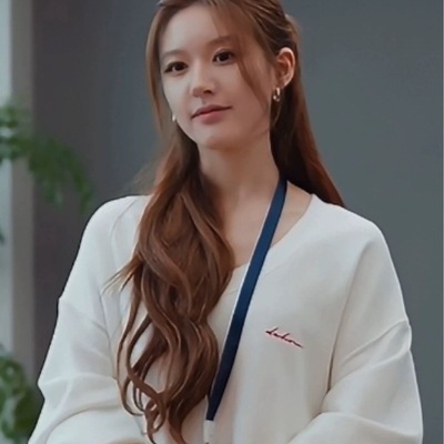许我耀眼赵露思妍衣坊许妍同款白色卫衣女宽松慵懒学院风套头上衣