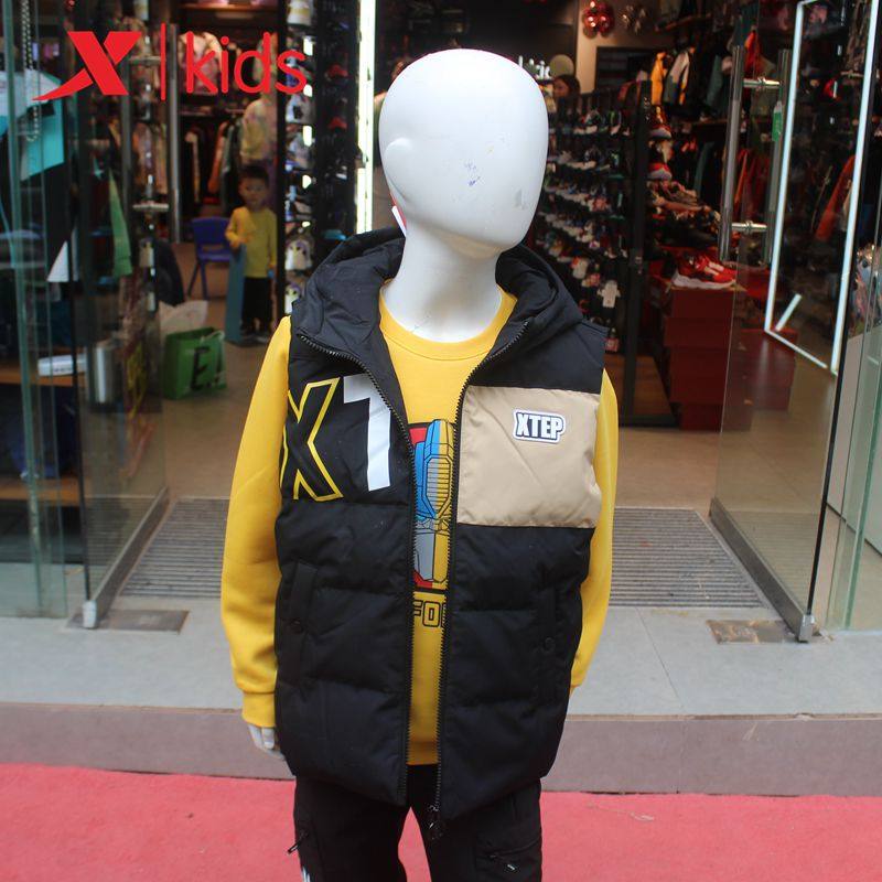 特步童装秋冬新款男大童休闲羽绒服马甲保暖背心特价678425364293