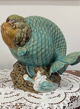金鱼摆件 材质：陶瓷 尺寸：34×22×32cm±1cm