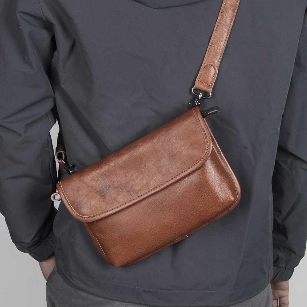 2025秋冬日韩潮流男士单肩包横款头层牛皮植鞣斜挎包真皮男包休闲