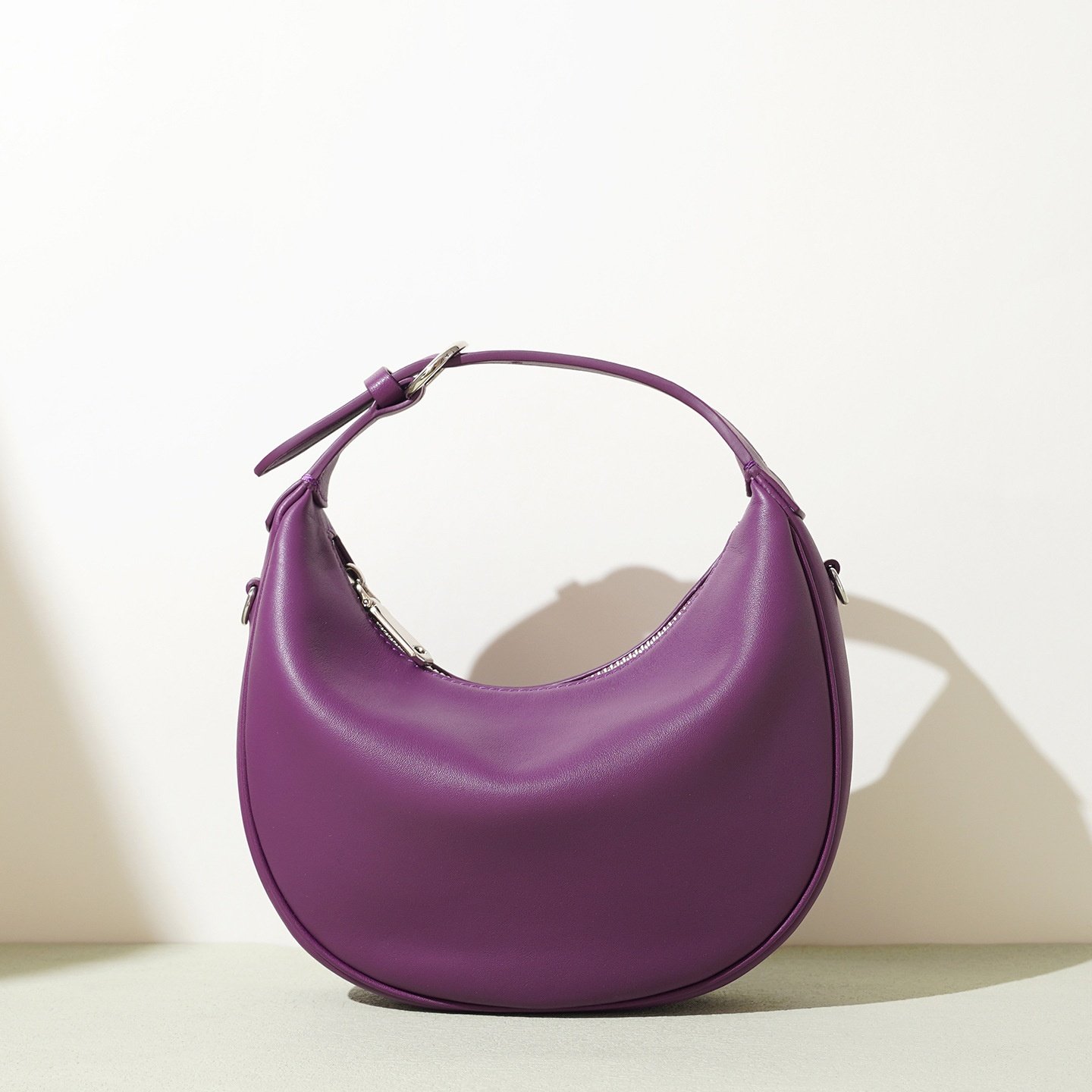 2026春季2025新款经典半月包小众设计韩版手提包通勤头层牛皮