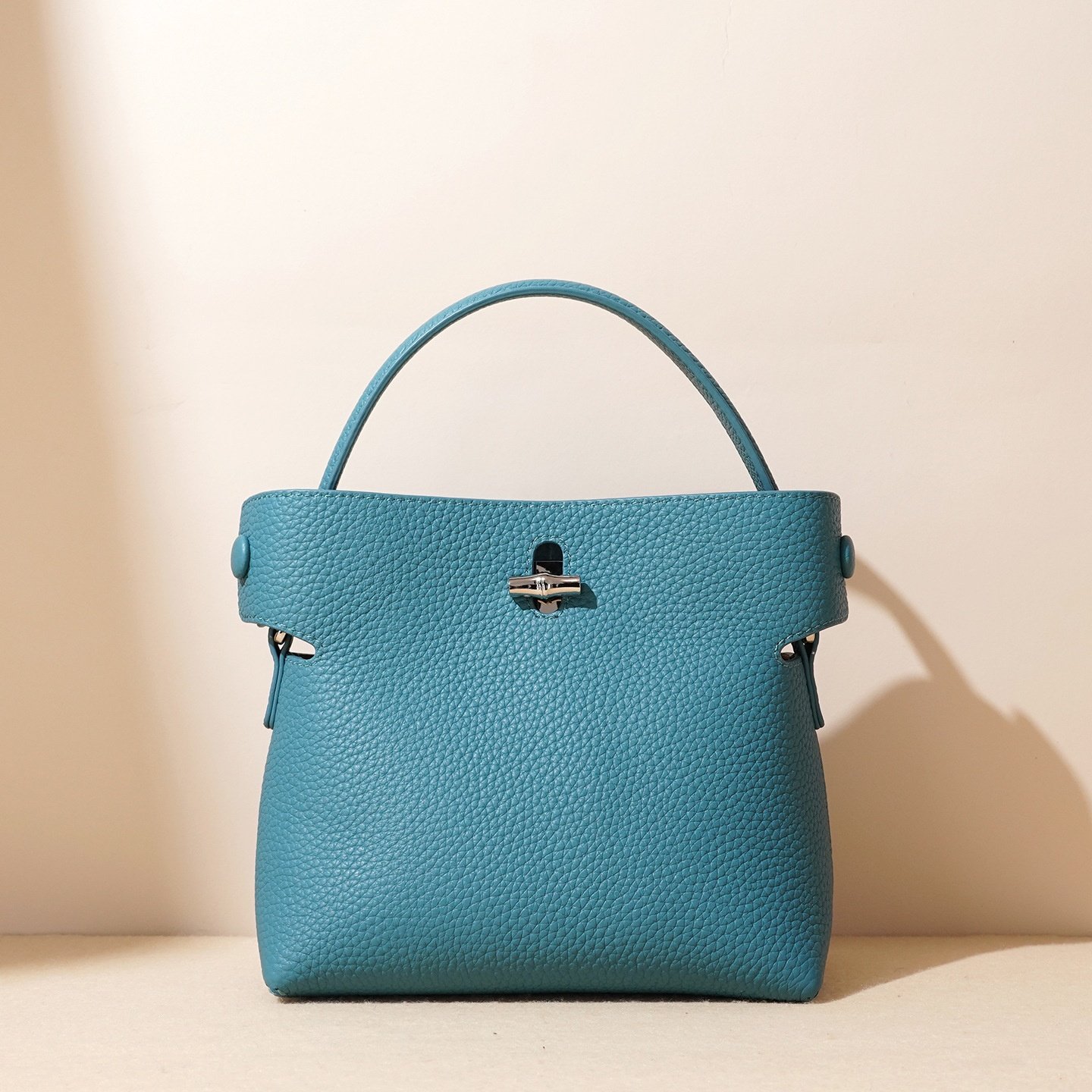 2026春季2025新款韩版水桶竹节包感手提包百搭通勤时尚斜挎包女包