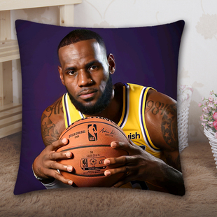 来图定制詹姆斯方抱枕NBA篮球明星车载办公腰垫沙发靠背周边