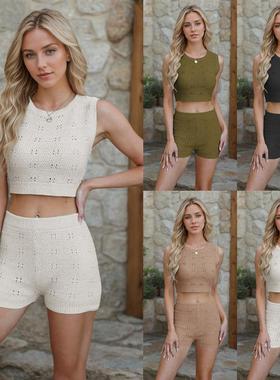 Two pieces of slim and stylish knit shorts  时尚针织短裤套装
