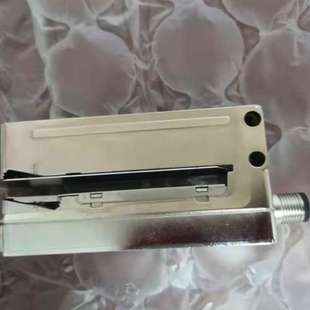 1WT.3 现货LEUZE M12 LGT.3 M12超声波槽型传感器 GSU14E