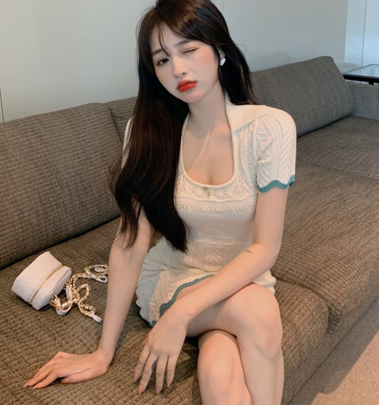 타이트한 엉덩이 포옹 스커트 솔리드 컬러 순수한 정욕 달콤하고 날씬한 하이 웨이스트 핫걸 짧은 스커트 작은 몸매를 위한 섹시한 니트 드레스