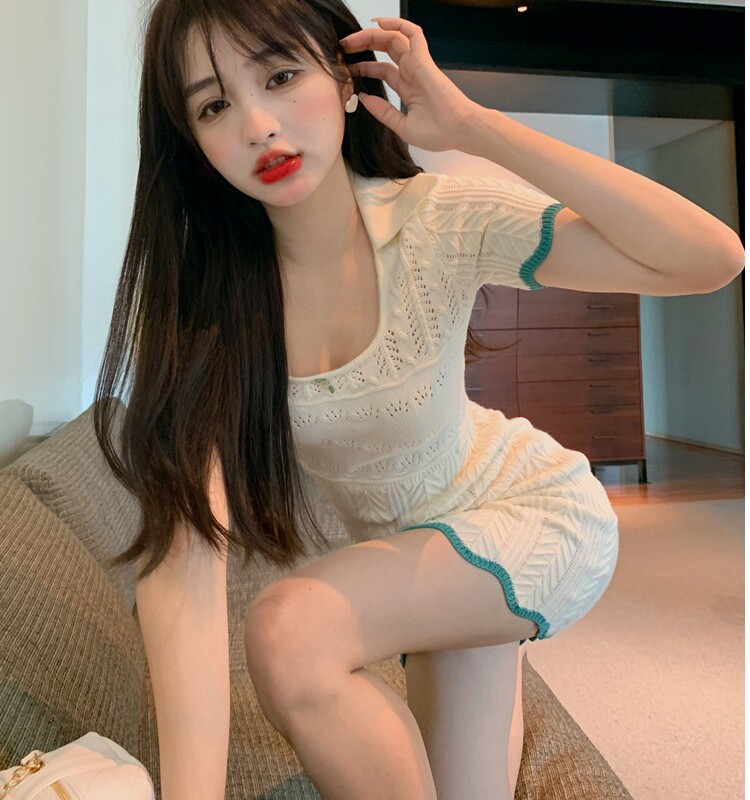 타이트한 엉덩이 포옹 스커트 솔리드 컬러 순수한 정욕 달콤하고 날씬한 하이 웨이스트 핫걸 짧은 스커트 작은 몸매를 위한 섹시한 니트 드레스