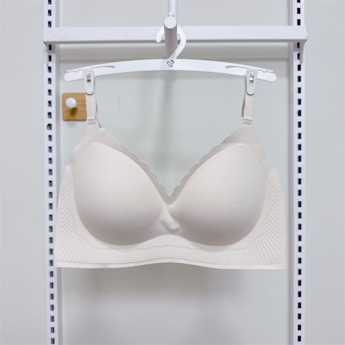 都市丽人新款零感内衣聚拢文胸