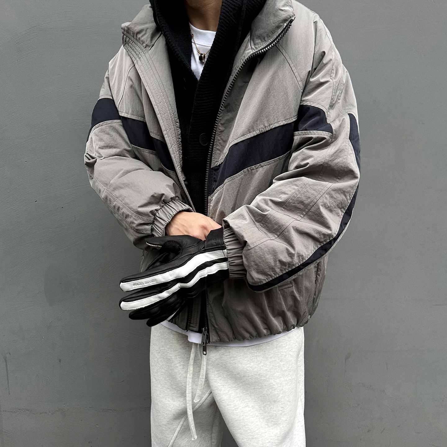 90白鸭绒剪裁拼色羽绒服