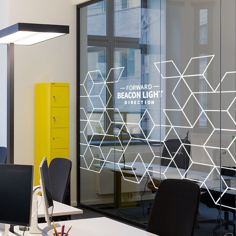 定制透明静电玻璃防撞uv打印贴膜创意几何公司办公室腰线指路明灯