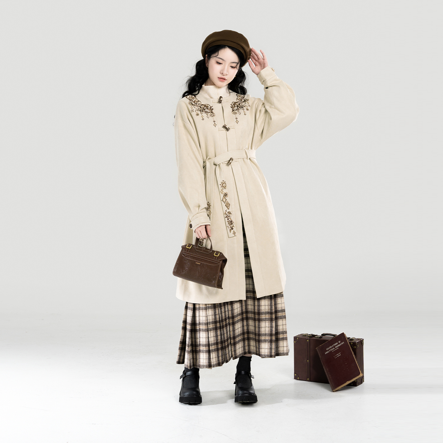 织造司[松果挞]新中式学院风圆领对襟大衣外套女格子纹毛呢马面裙