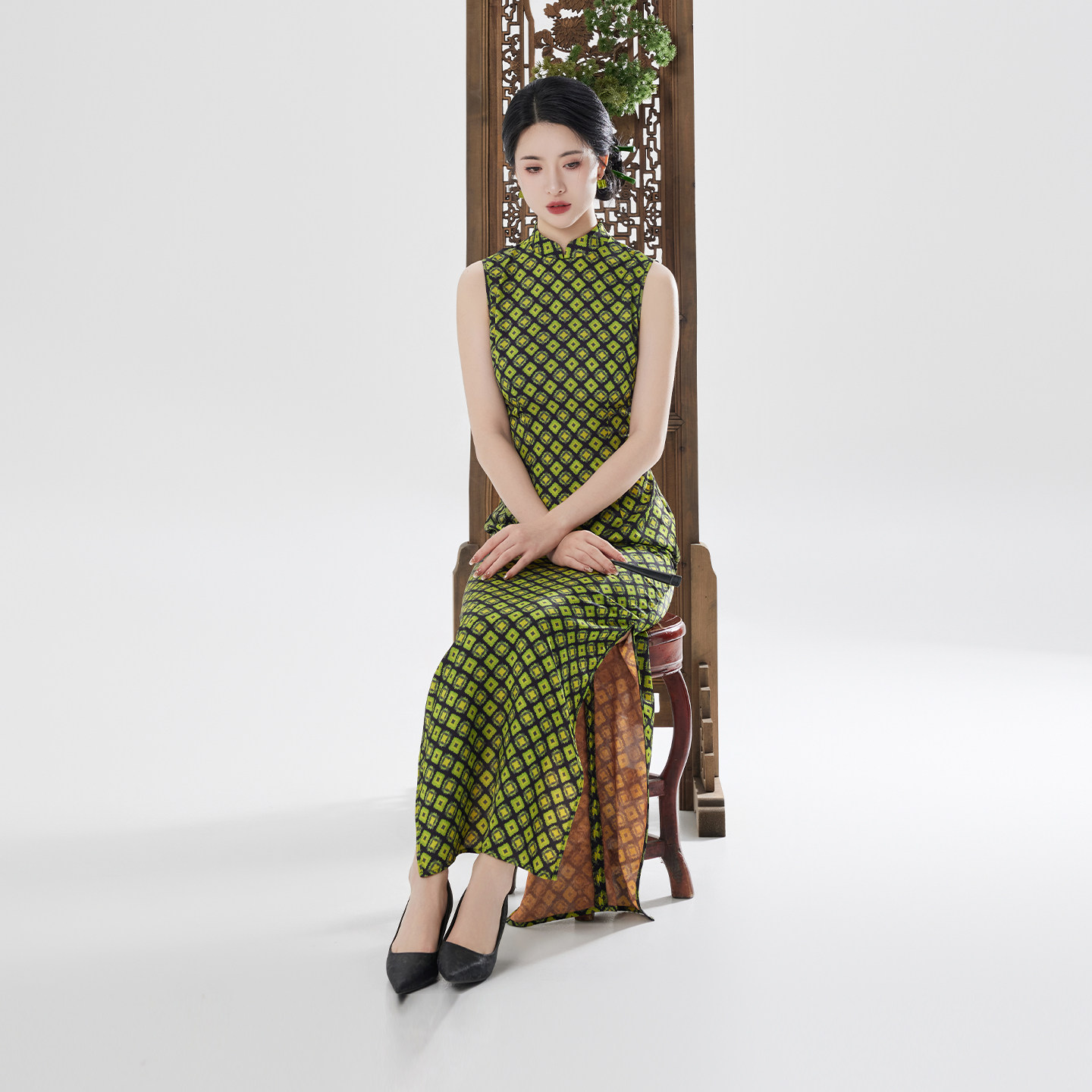 织造司[窗前花]新中式立领无袖旗袍2026新款巨好看复古连衣裙女夏