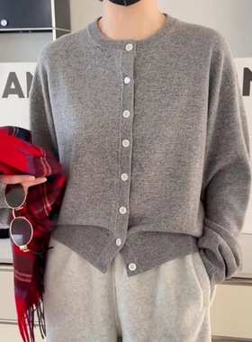 诗歌兰2026早春款女装 61225温柔知性极简纽扣开衫休闲针织衫女