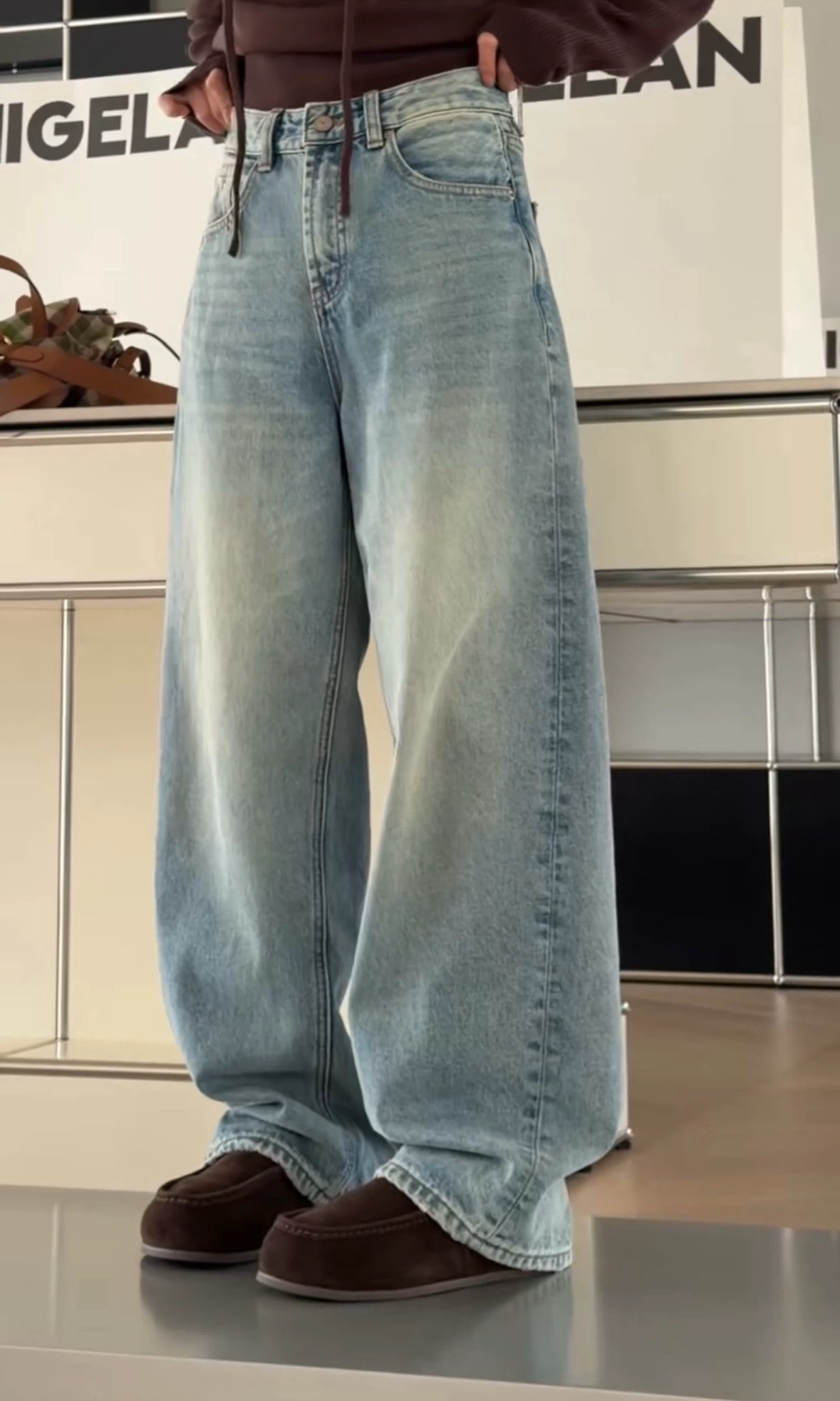 诗歌兰女装2025冬款 18063美式街头休闲个性加绒直筒牛仔裤女