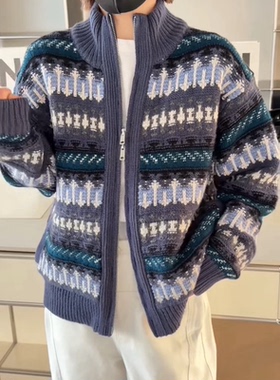 诗歌兰2026春款女装 25091慵懒知性舒适风花纹立领拉链毛衣女