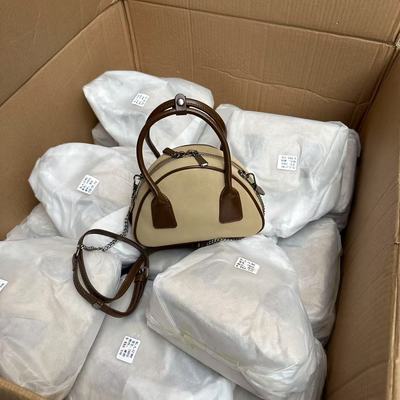 大厂代工出货！轻复古配色超绝！磨砂质地撞色贝壳包手提保龄球包