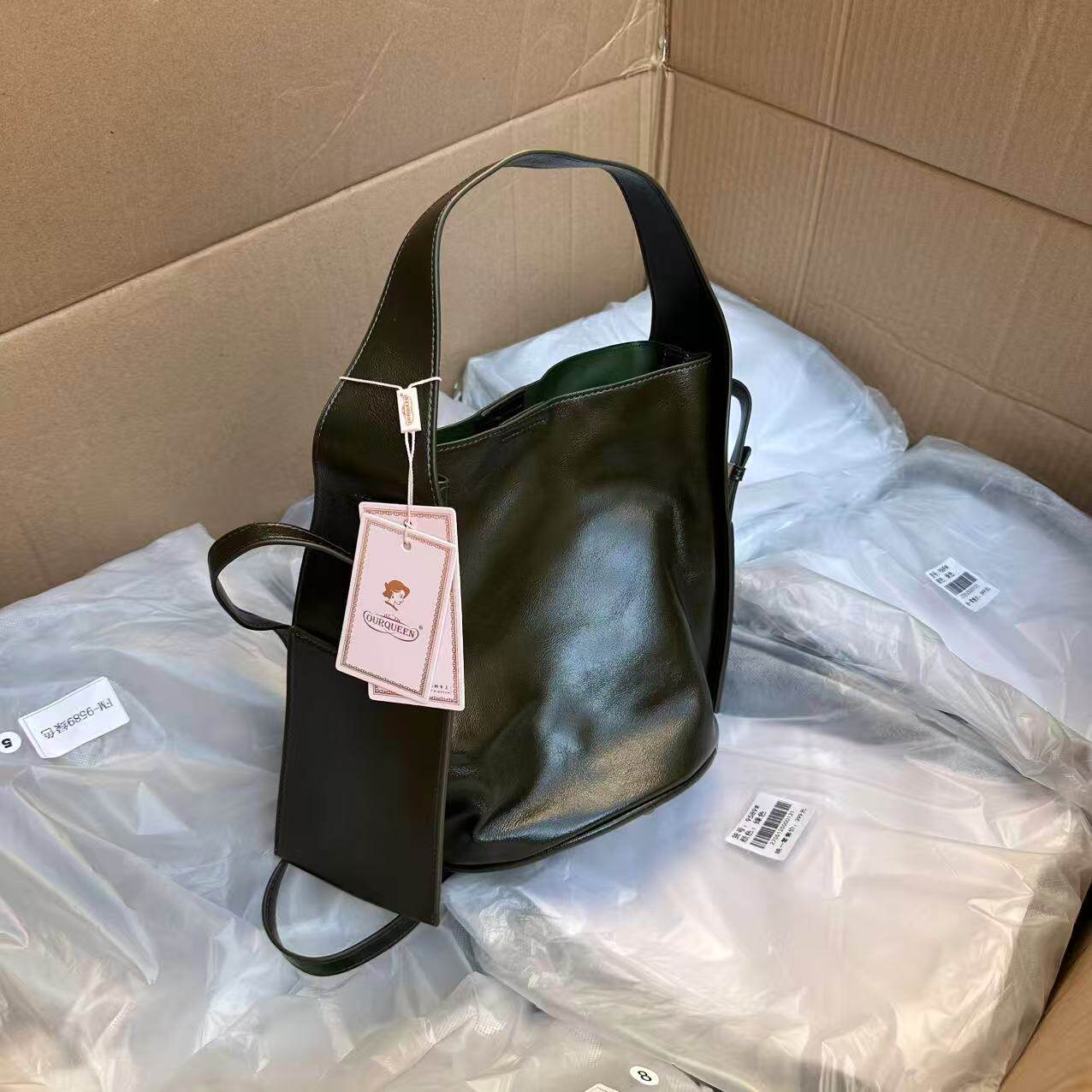 限量几十个！正价500+！国内公司单~复古油蜡皮软皮手提水桶挎包,箱包皮具/热销女包/男包,通用款女包,淘宝优惠券,粉丝福利购,淘宝优惠卷