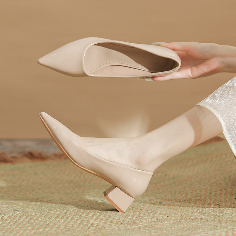 2026浅口粗跟女鞋新款百搭洋气配裙子高跟鞋漆皮通勤鞋单鞋尖头