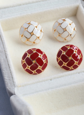 MISS HELEN格红色耳环高级感耳夹女无耳洞蚊香盘耳饰简约通勤