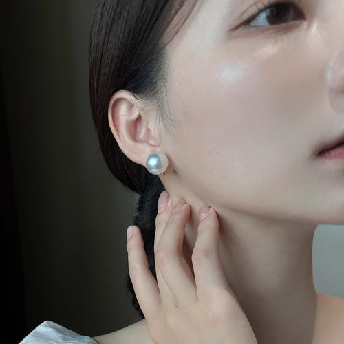 丝绸之光澳白仿珍珠硅胶耳夹耳钉