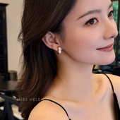 MISS HELEN通勤小方」银针耳钉蚊香盘耳夹女天然母贝精致夏季 气质