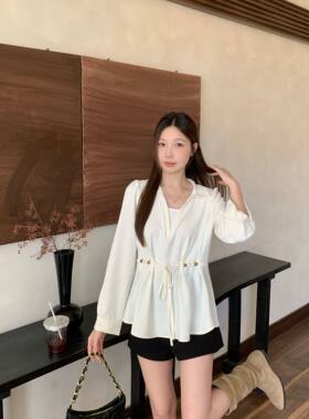 浅黄色假两件V领正肩衬衫女2026早春新款大码胖mm超好看收腰上衣