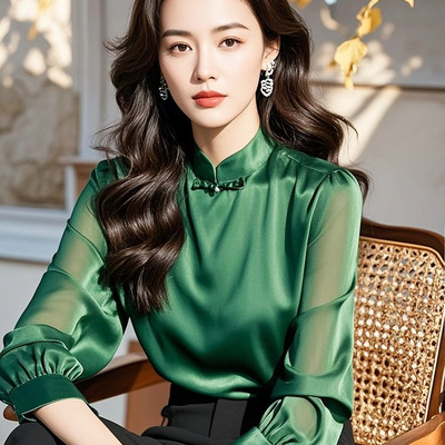 新中式国风气质上衣绿色长袖立领缎面2025盘扣新款绝美衬衫高级夏