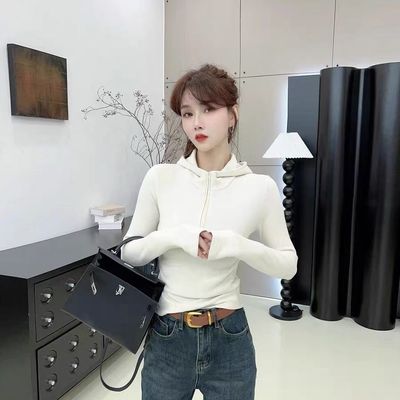 卡卡女装官方旗舰正品美式街头加绒连帽卫衣T恤百搭修身打底上衣