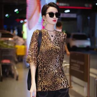 百搭T恤宽松显瘦衬衫 洋气复古豹纹V领五分袖 时尚 上衣2025夏季 新款