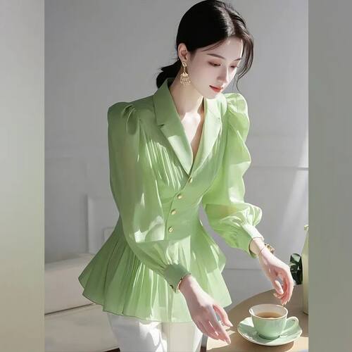 多巴胺绝美小衫女2025超火春季新款法式气质高级感超好看绿色衬衫