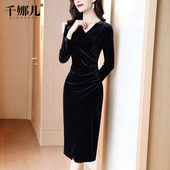 黑色金丝绒连衣裙女秋冬2025新款 高端V领长袖 包臀气质显瘦长裙子
