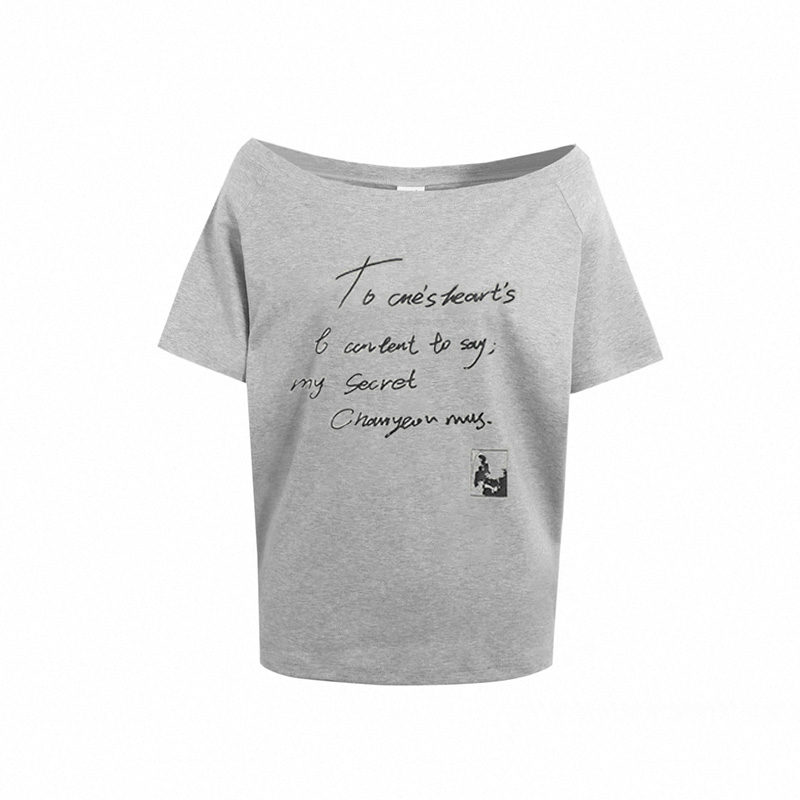 ARAR01 “复古花体字母”印花一字漏肩斜开肩短袖T恤美式女衣夏季