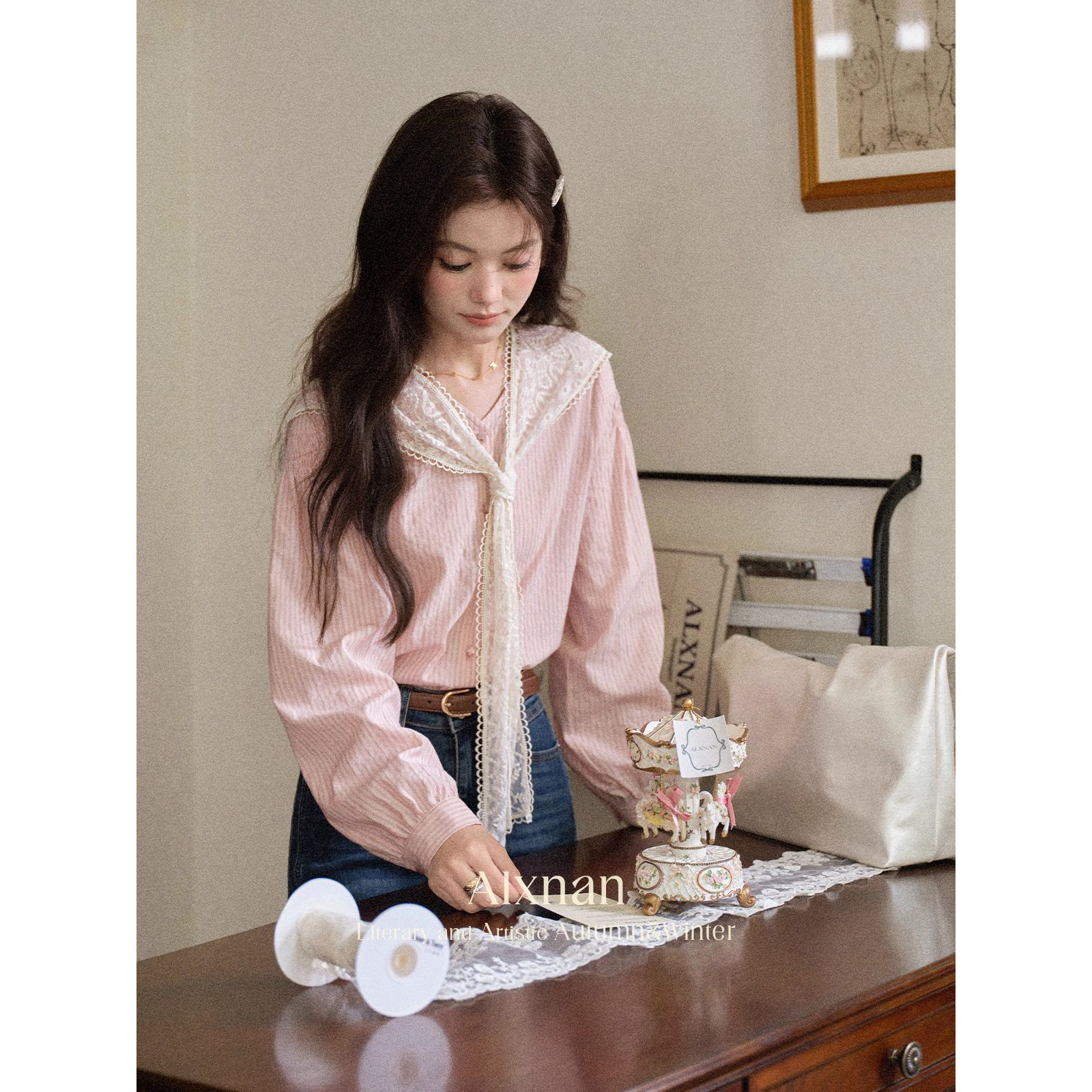 官图60棉，40聚酯纤维含围布，法式粉色条纹V领长袖衬衫女秋