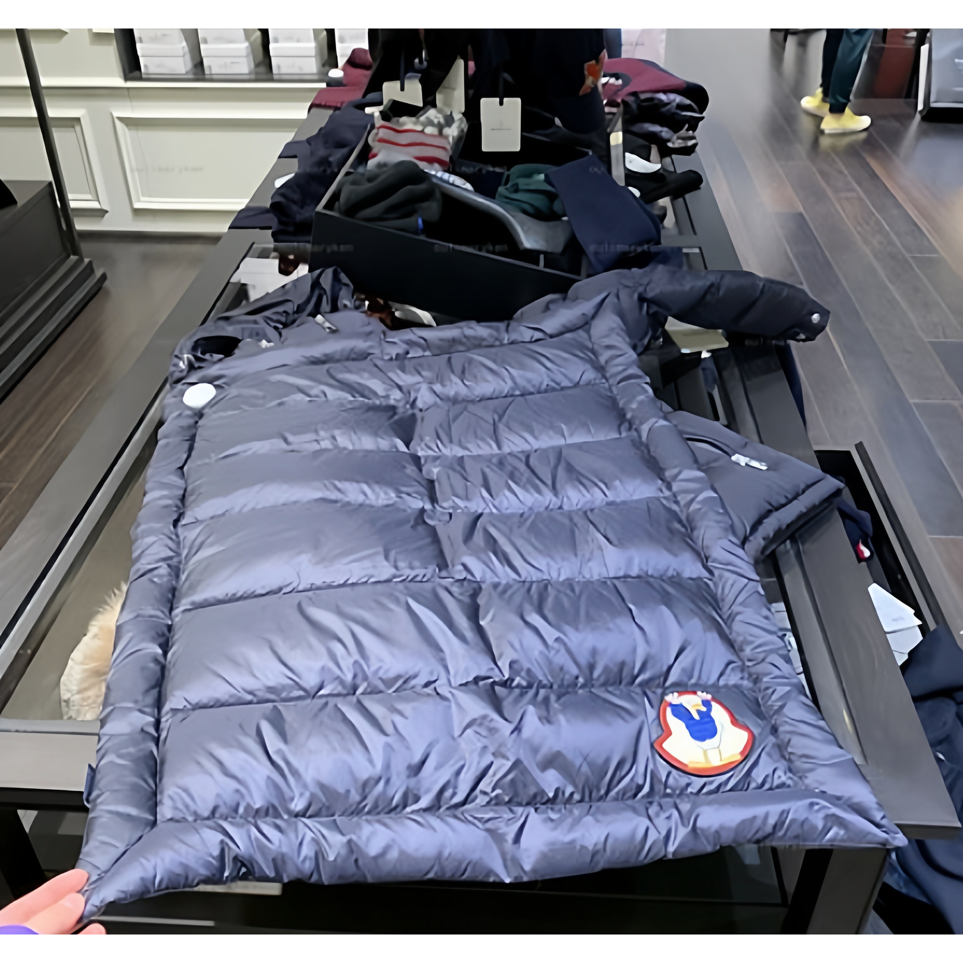 意大利奥莱 moncler 婴儿羽绒被 深蓝色 可配盒子