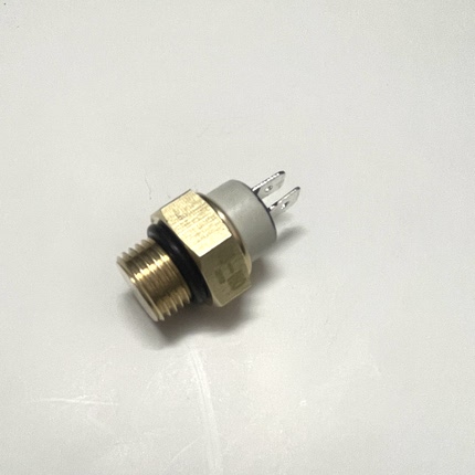 水冷大沙125水温感应塞 CH125温控 风速125传感器水箱温控65°开