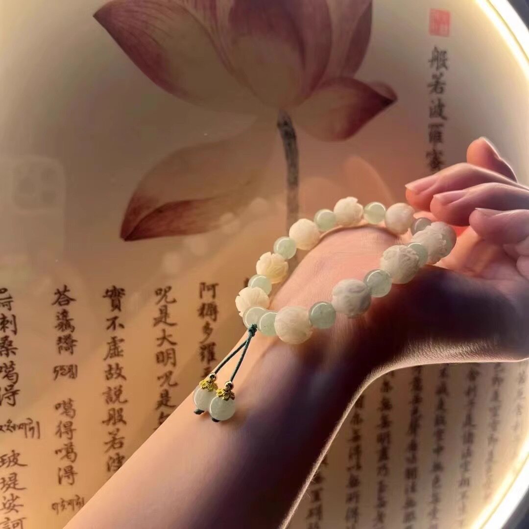 中国风白玉菩提莲花转运手串