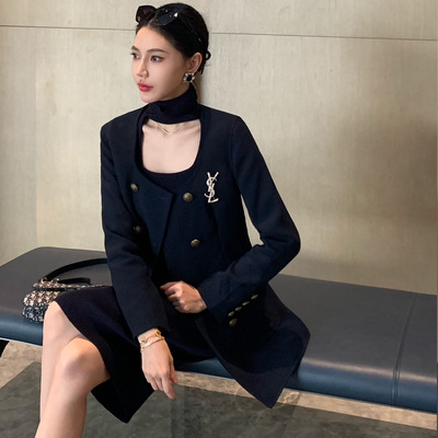 u领针织连衣裙高领镂空西装